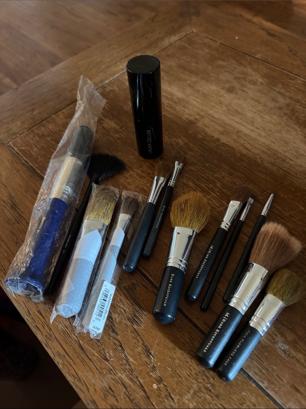 Makeup brushes bare minerals Laura geller appetite